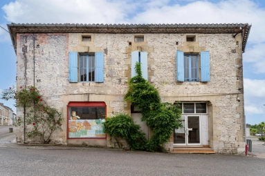 Commercial premises with accommodation for sale for 87,000€ in Tarn-et-Garonne, Midi-Pyrénées