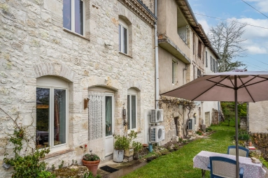 Village house with garden for sale for 3,450,000€ in Tarn-et-Garonne, Midi-Pyrénées