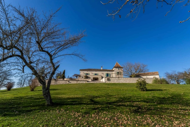 Country house with gite and pool for sale for 695,000&euro; in Lot, Midi-Pyrénées