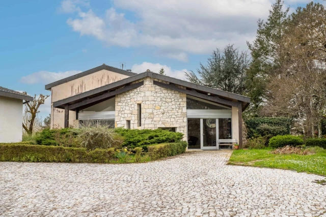 8 Bedroom(s) - 3,873m² land for sale in Lot-et-Garonne, Aquitaine, France - FrenchPropertyPortal.com Village property with gite/annex for sale for 490,000€ in Lot-et-Garonne, Aquitaine