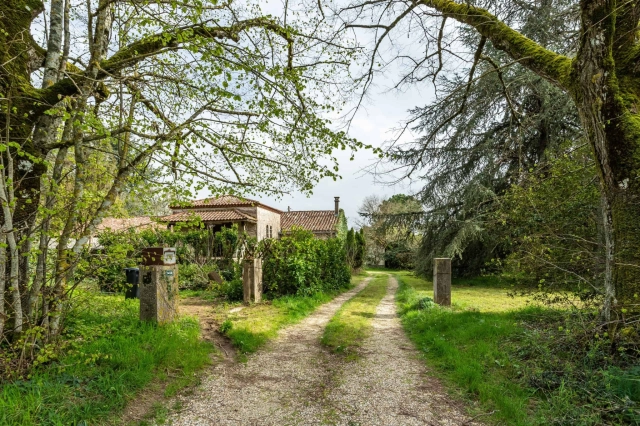3 Bedroom(s) - 6,740m² land for sale in Lot-et-Garonne, Aquitaine, France - FrenchPropertyPortal.com Stone property for renovation for sale for 200,000€ in Lot-et-Garonne, Aquitaine