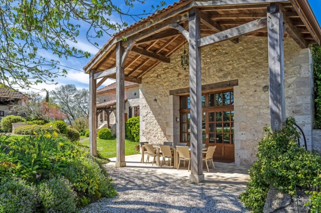 4 Bedroom(s) - 28,000m² land for sale in Tarn-et-Garonne, Midi-Pyrénées, France - FrenchPropertyPortal.com Country property for sale for 795,000€ in Tarn-et-Garonne, Midi-Pyrénées