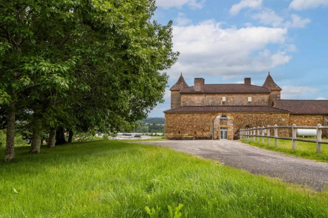 4 Bedroom(s) - 23m² land for sale in Lot-et-Garonne, Aquitaine, France - FrenchPropertyPortal.com Chateau Estate for sale for 1,133,000€ in Lot-et-Garonne, Aquitaine