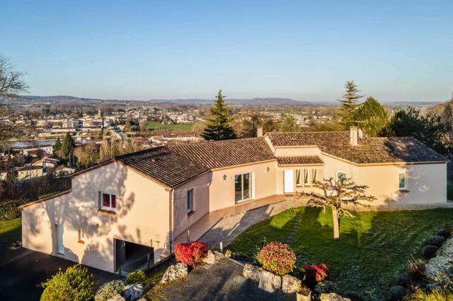 Town house in a peaceful location for sale for 425,000&euro; in Lot-et-Garonne, Aquitaine