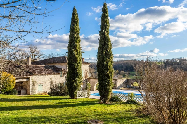 Country house with pool and land for sale for 450,000&euro; in Tarn-et-Garonne, Midi-Pyrénées