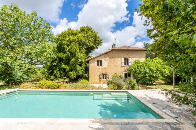 Country property with pool for sale for 265,000&euro; in Haut-Garonne, Midi-Pyrénées