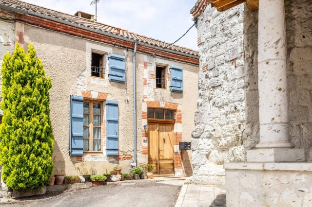 Village house with pool and garden for sale for 241,500&euro; in Tarn-et-Garonne, Midi-Pyrénées