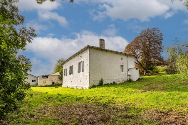Country house with outbuildings for sale for 164,500&euro; in Tarn-et-Garonne, Midi-Pyrénées