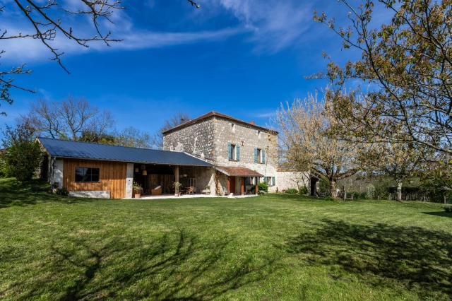 Country house with pool for sale for 450,000&euro; in Lot-et-Garonne, Aquitaine