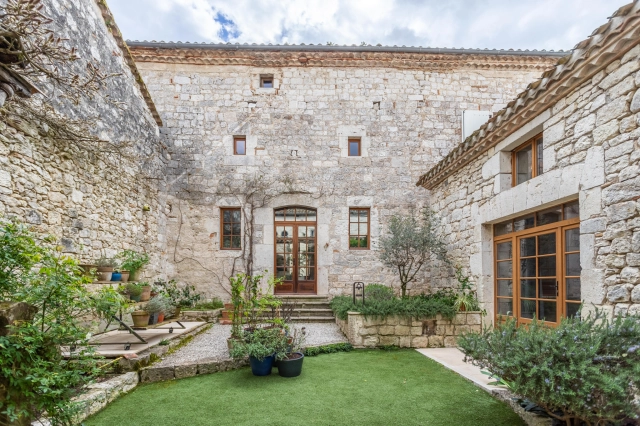 Village house with garden/courtyard and annex for sale for 595,000&euro; in Lot-et-Garonne, Aquitaine
