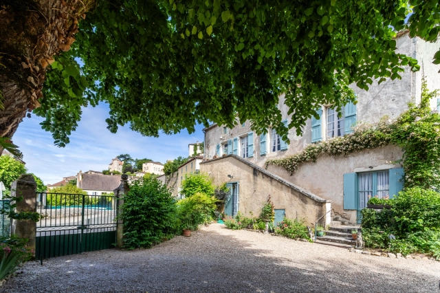 Village house with annex, garden and garage for sale for 450,000&euro; in Lot, Midi-Pyrénées