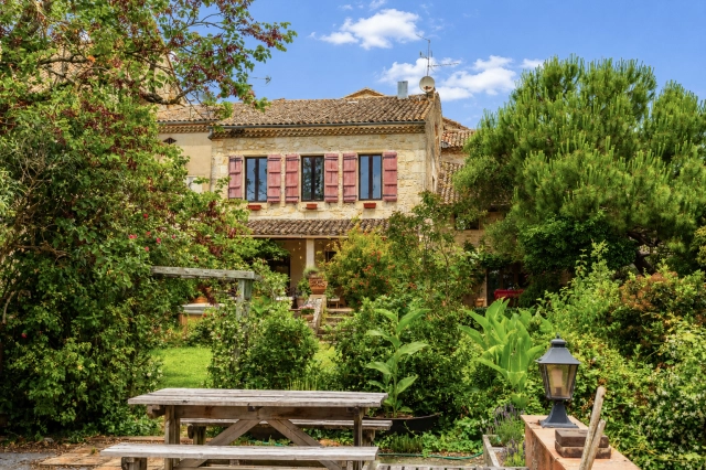 Village house with garden and outbuilding/garage for sale for 325,000&euro; in Tarn-et-Garonne, Midi-Pyrénées