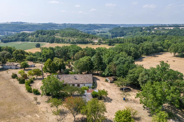 COUNTRY HOUSE WITH GARDEN for sale for 239,000&euro; in Tarn-et-Garonne, Midi-Pyrénées