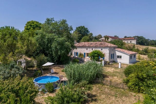 Country property with organic orchard for sale for 375,000&euro; in Lot-et-Garonne, Aquitaine