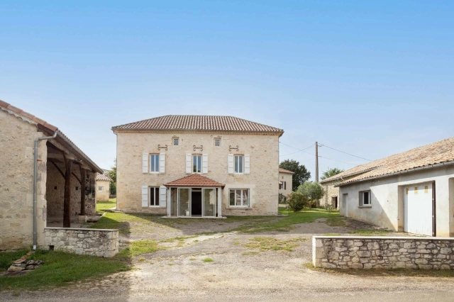 Country property with numerous outbuildings for sale for 345,000&euro; in Lot-et-Garonne, Aquitaine