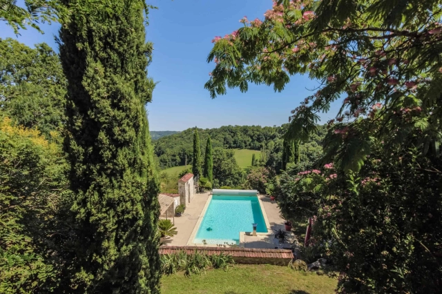 County property with pool and land for sale for 649,000&euro; in Lot-et-Garonne, Aquitaine