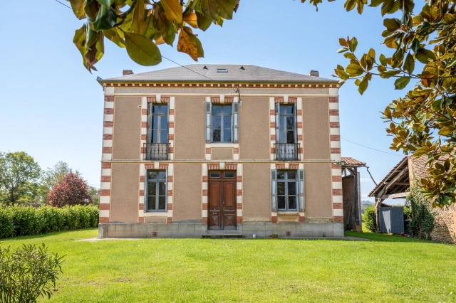 Country property for sale for 240,000&euro; in Haute-Pyrénées, Midi-Pyrénées