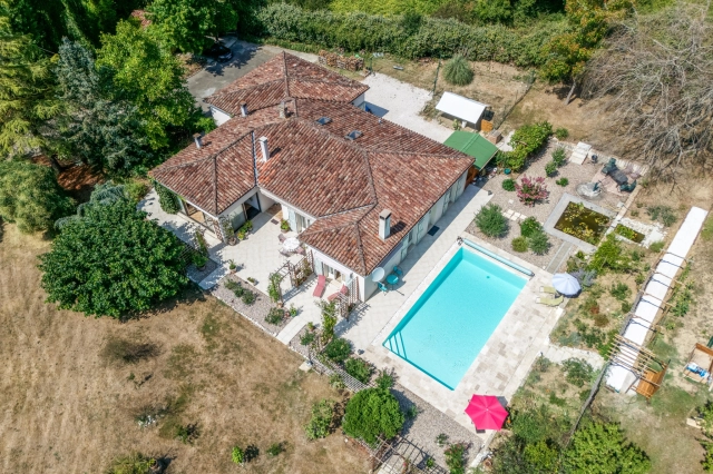 Country house, garage, swimming pool, land. for sale for 345,000&euro; in Lot-et-Garonne, Aquitaine