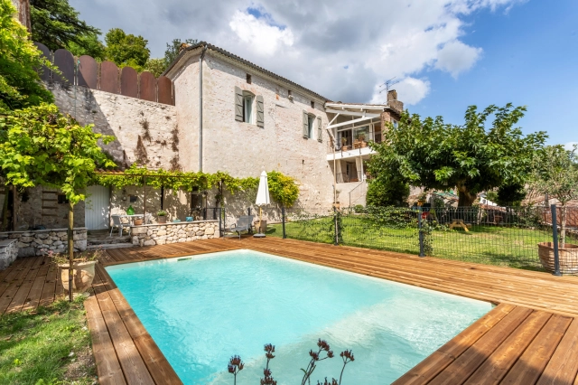 4 Bedroom(s) - 496m² land for sale in Lot-et-Garonne, Aquitaine, France - FrenchPropertyPortal.com Village house with swimming pool and view for sale for 478,000€ in Lot-et-Garonne, Aquitaine