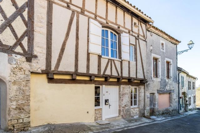 3 Bedroom(s) - 0 m² land for sale in Lot-et-Garonne, Aquitaine, France - FrenchPropertyPortal.com HOUSE WITH 2 TERRACES for sale for 285,000€ in Lot-et-Garonne, Aquitaine