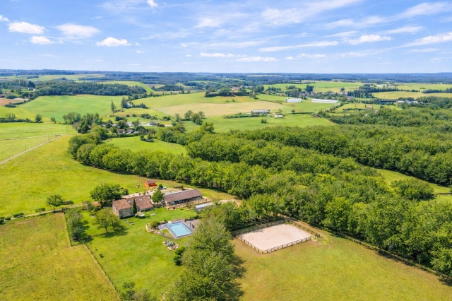 4 Bedroom(s) - 72,000m² land for sale in Lot-et-Garonne, Aquitaine, France - FrenchPropertyPortal.com Country property with gîte, stables and outbuildings for sale for 735,000€ in Lot-et-Garonne, Aquitaine