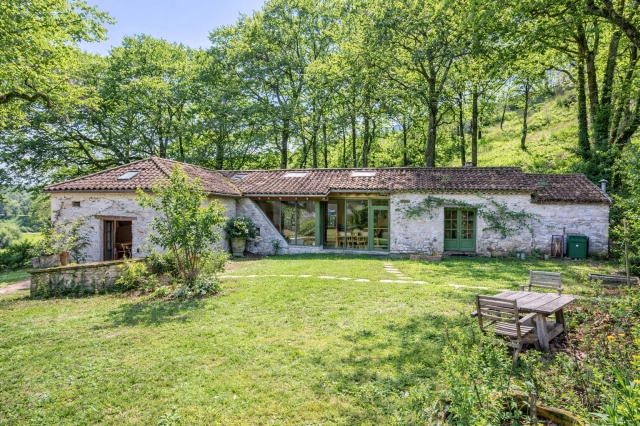 5 Bedroom(s) - 0 m² land for sale in Lot-et-Garonne, Aquitaine, France - FrenchPropertyPortal.com Country house with annex, swimming pool, outbuildings and land for sale for 525,000€ in Lot-et-Garonne, Aquitaine