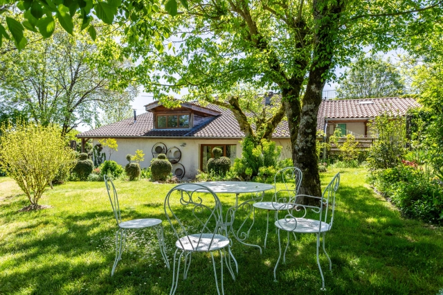 Country house on the edge of the village for sale for 395,000&euro; in Tarn-et-Garonne, Midi-Pyrénées