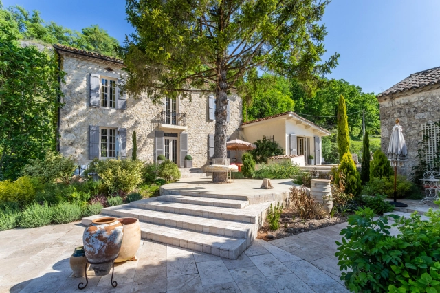 Country house with pool for sale for 475,000&euro; in Tarn-et-Garonne, Midi-Pyrénées