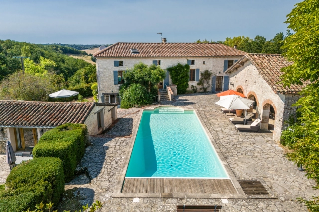 Country house with swimming pool and gîte for sale for 595,000&euro; in Lot-et-Garonne, Aquitaine